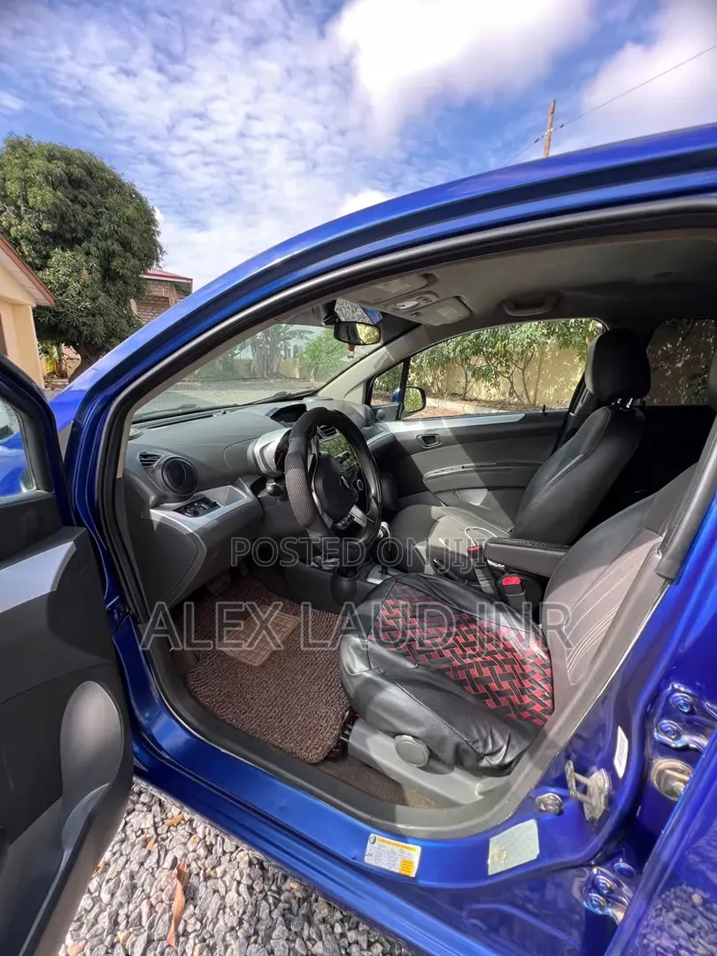Chevrolet Spark 2LT 4dr Hatchback (1.2L 4cyl CVT) 2015 Blue