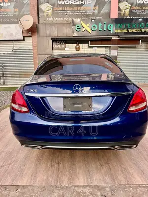 Mercedes-Benz C300 2018 Blue