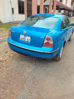 Volkswagen Passat 2004 Blue