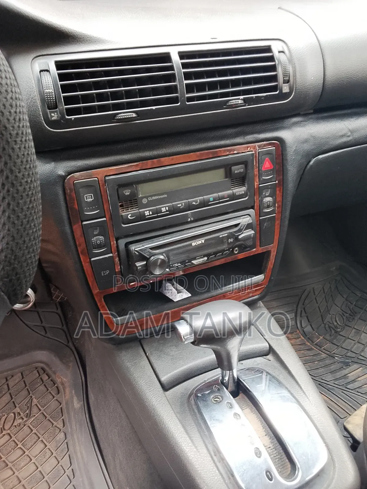 Volkswagen Passat 2004 Blue