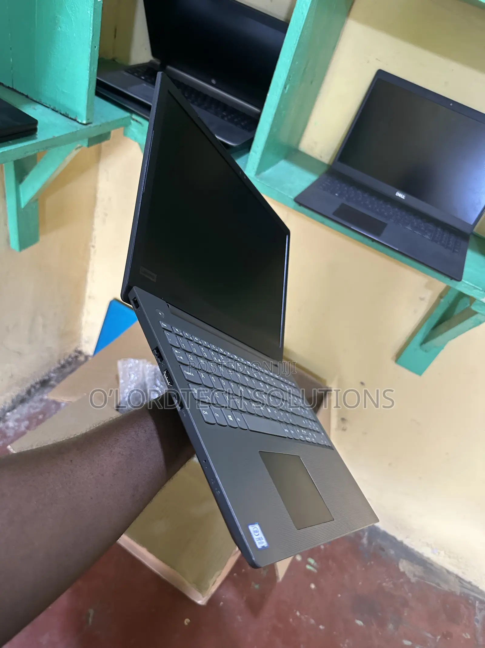 Laptop Lenovo V130-15IKB 8GB Intel Core i5 HDD 500GB