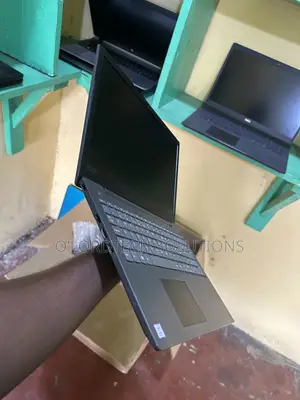 Laptop Lenovo V130-15IKB 8GB Intel Core i5 HDD 500GB