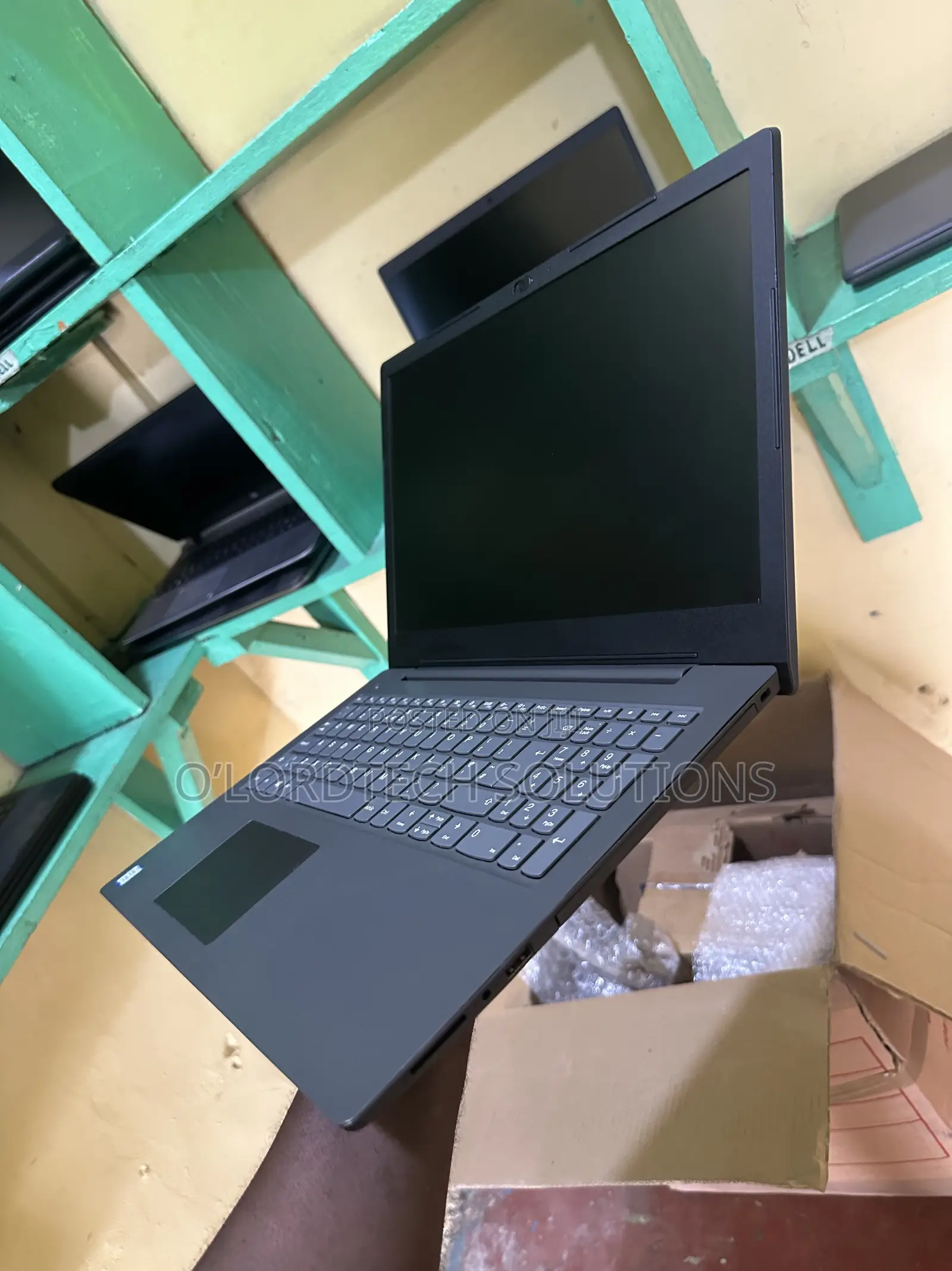 Laptop Lenovo V130-15IKB 8GB Intel Core i5 HDD 500GB