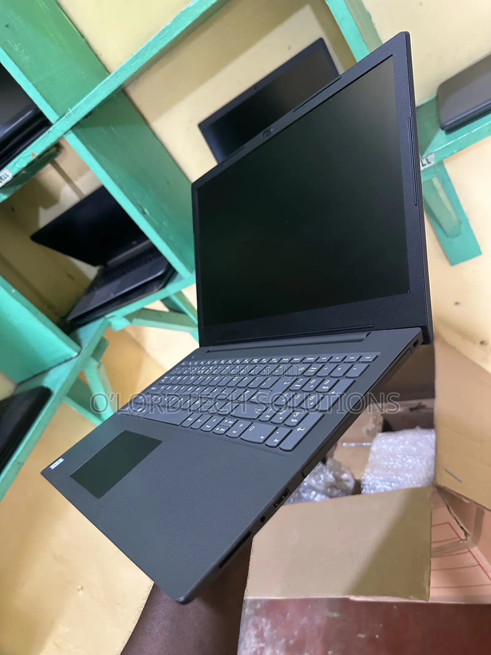 Laptop Lenovo V130-15IKB 8GB Intel Core i5 HDD 500GB