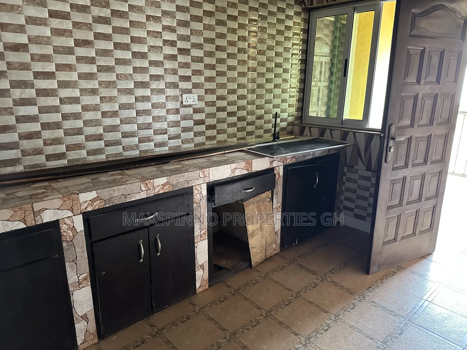 1bdrm Apartment in Maxspinno Properties, American House for rent