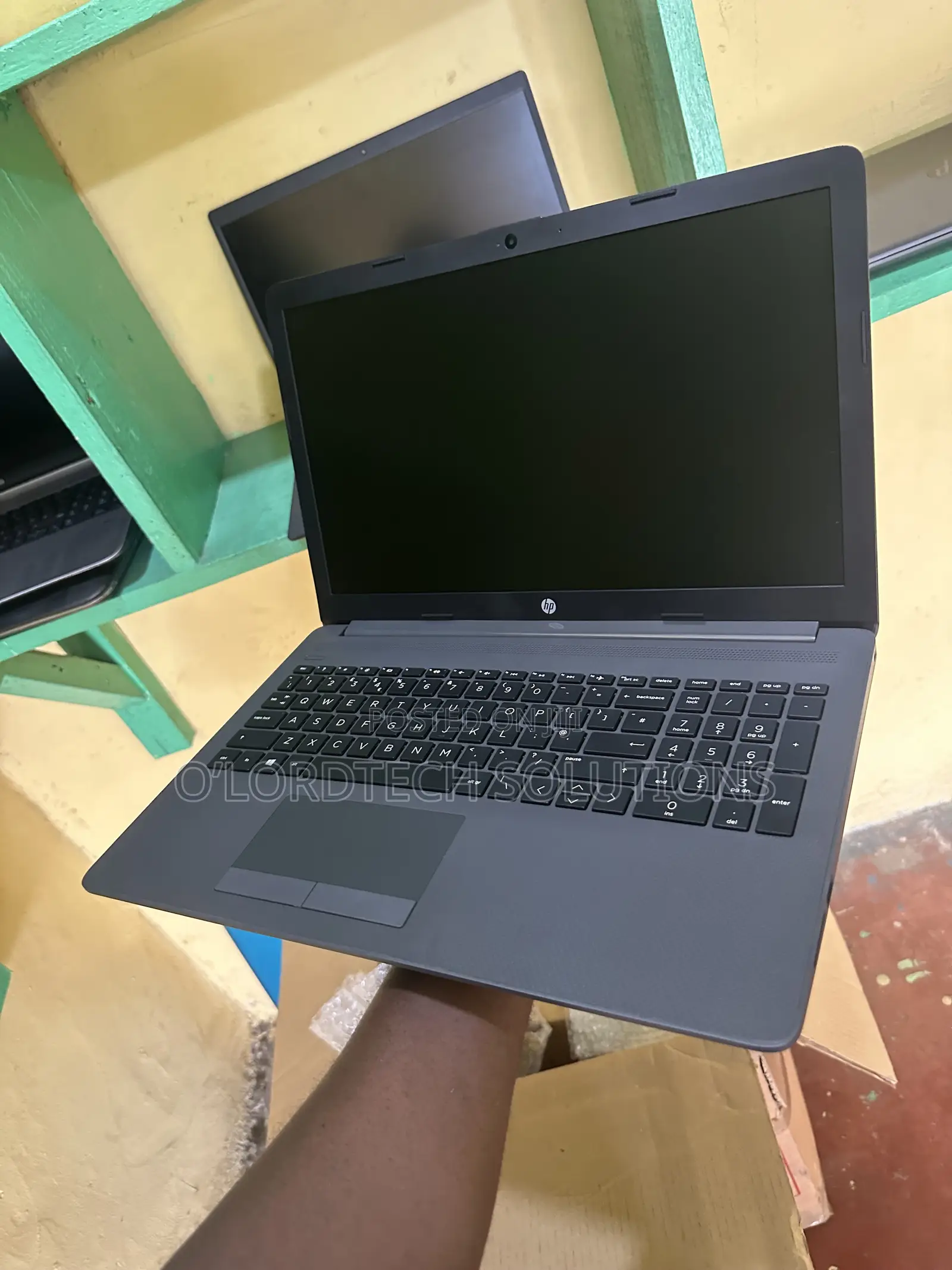 Laptop HP 255 8GB AMD SSD 256GB