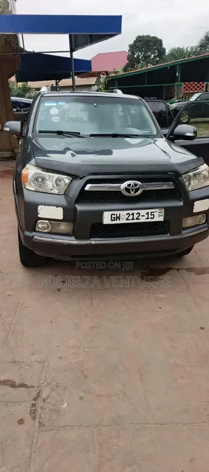 Toyota 4-Runner Limited 4X4 2013 Gray