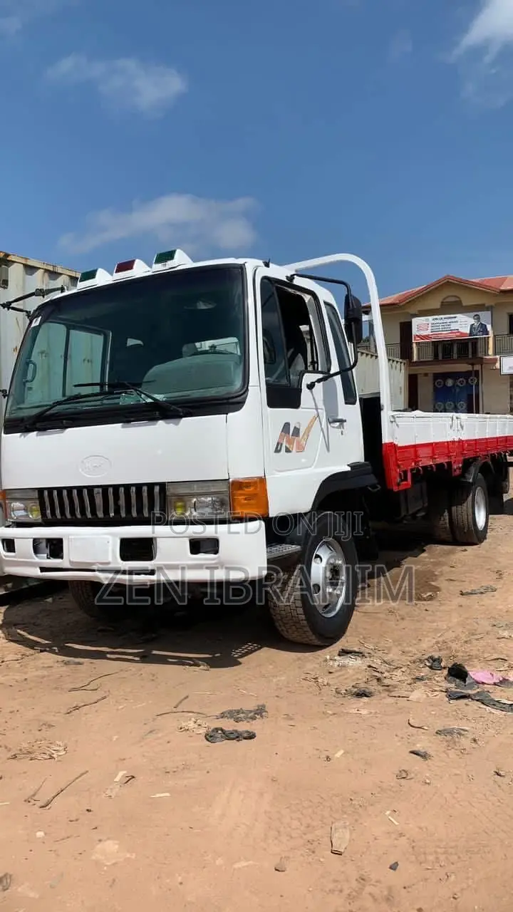 Kia Rhino 2 2004 White