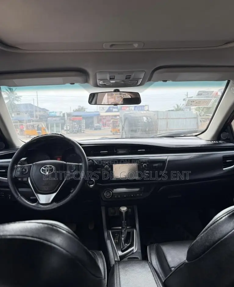 Toyota Corolla SE 4dr Sedan (1.8L 4cyl CVT) 2017 Red