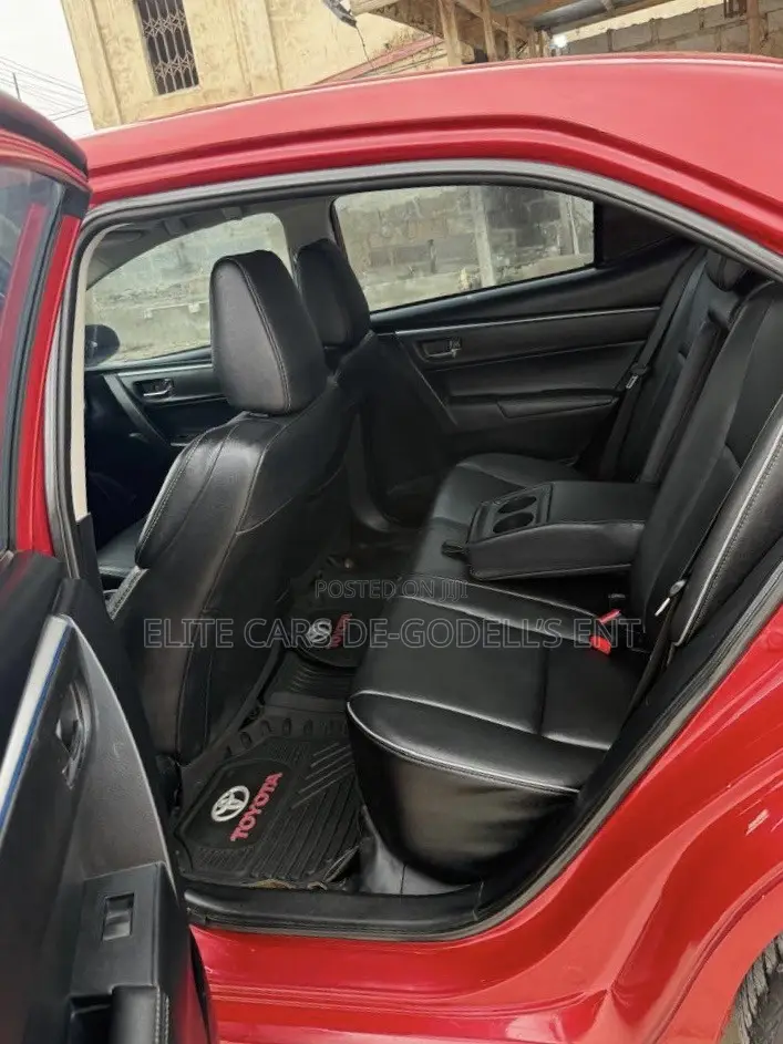Toyota Corolla SE 4dr Sedan (1.8L 4cyl CVT) 2017 Red
