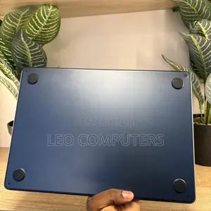 Laptop Apple MacBook Air 2022 M2 8GB Apple M2 SSD 256GB