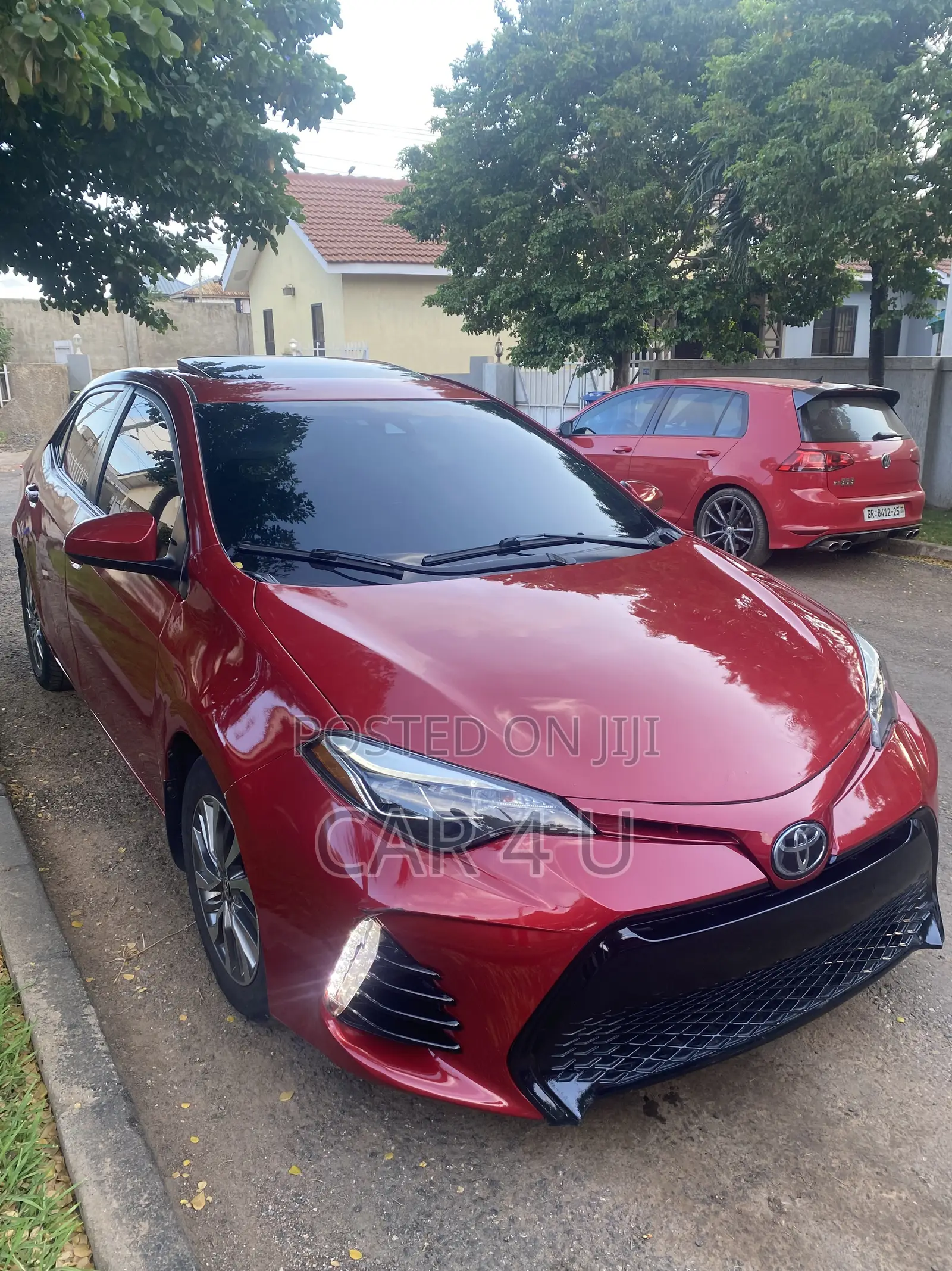 Toyota Corolla XLE 4dr Sedan (1.8L 4cyl CVT) 2017 Red