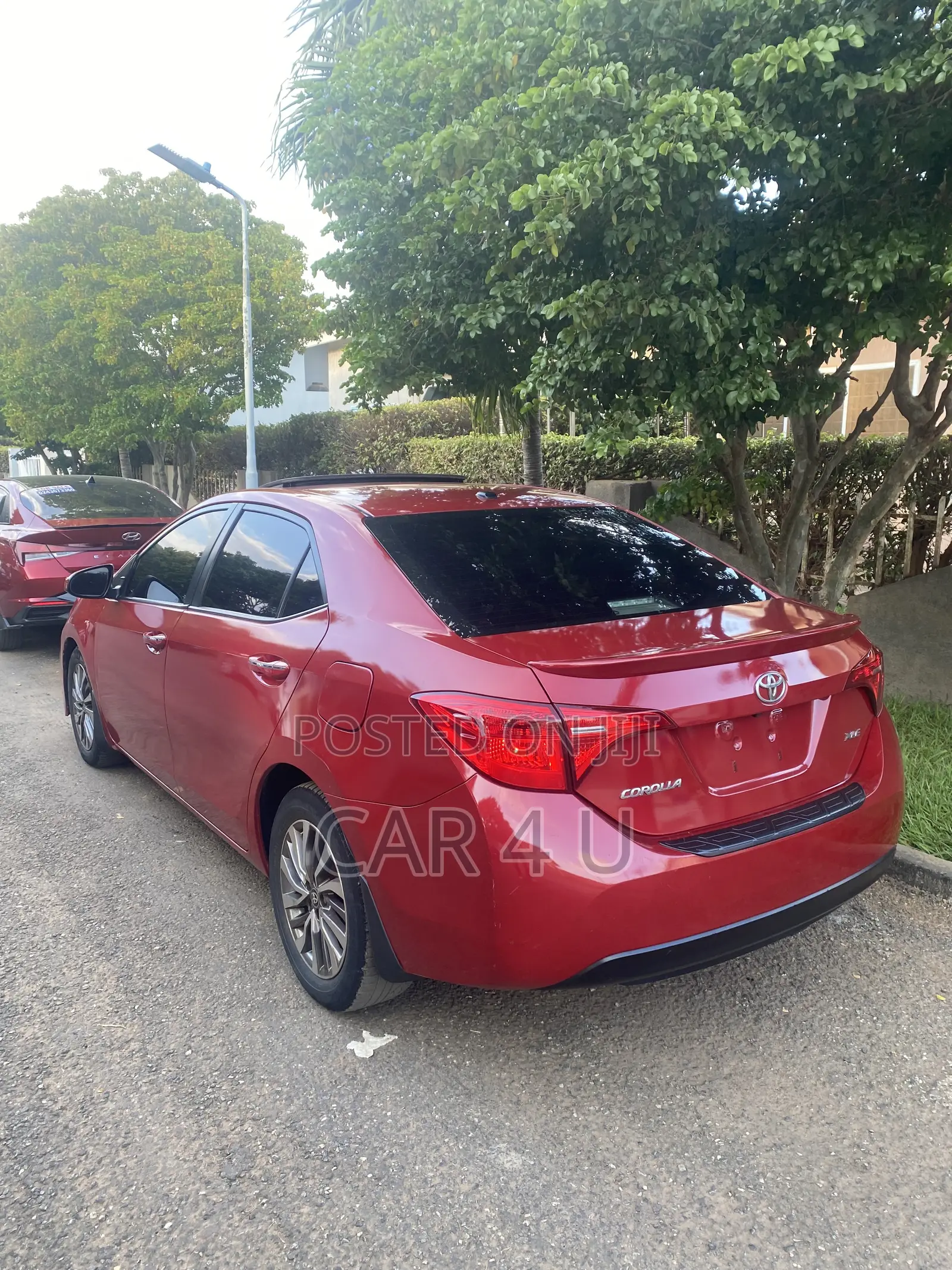 Toyota Corolla XLE 4dr Sedan (1.8L 4cyl CVT) 2017 Red