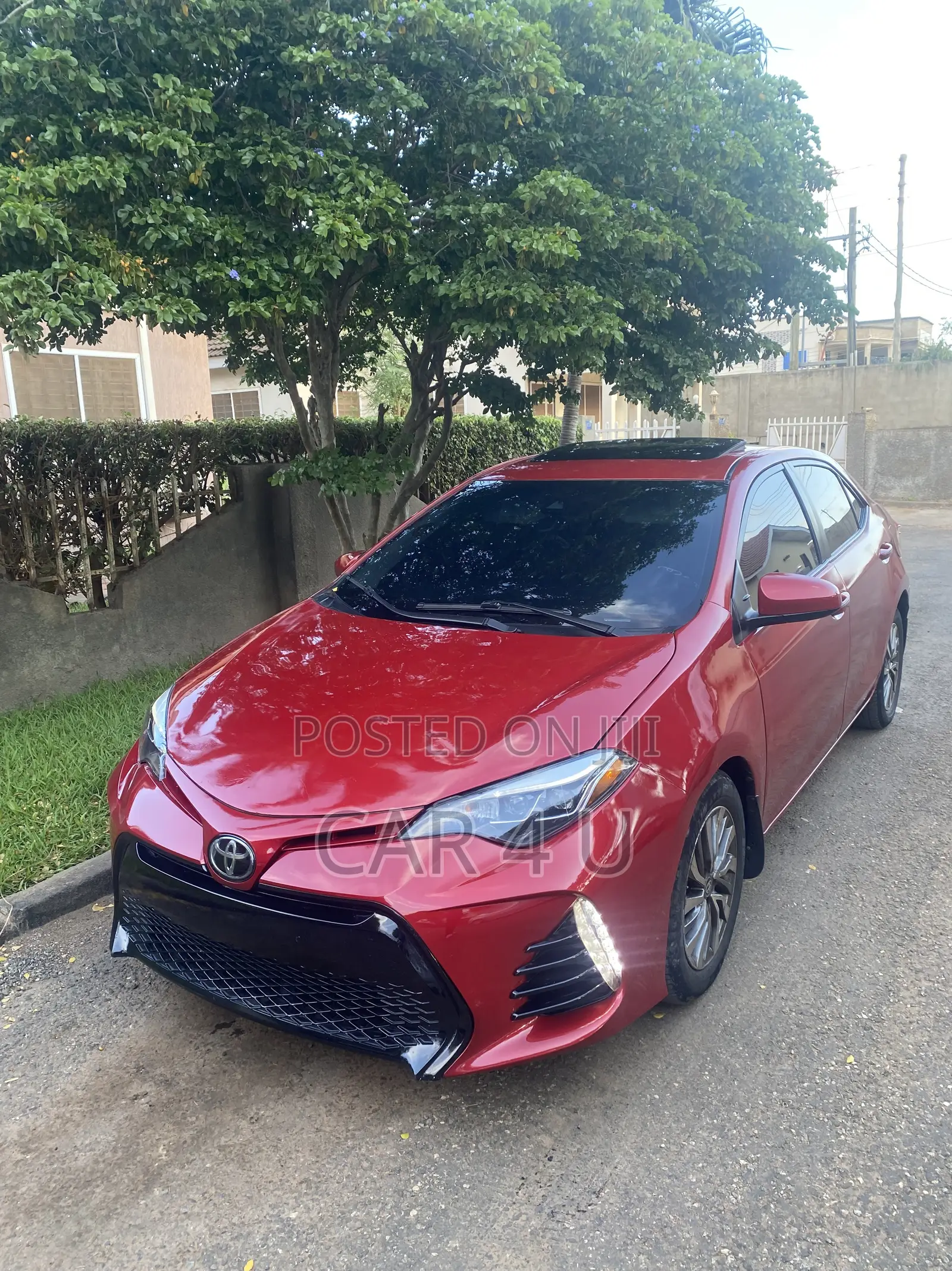 Toyota Corolla XLE 4dr Sedan (1.8L 4cyl CVT) 2017 Red