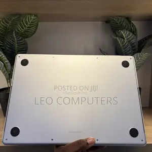 Laptop Apple MacBook Pro 2022 M2 16GB Apple M2 SSD 512GB