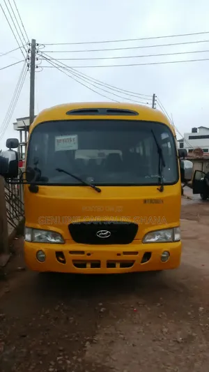 Hyundai County 2017 Yellow