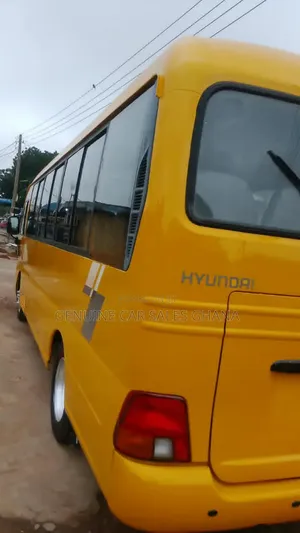 Hyundai County 2017 Yellow