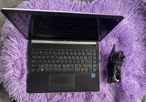 Laptop HP 14-dq1025cl 4GB Intel Celeron eMMC 128GB