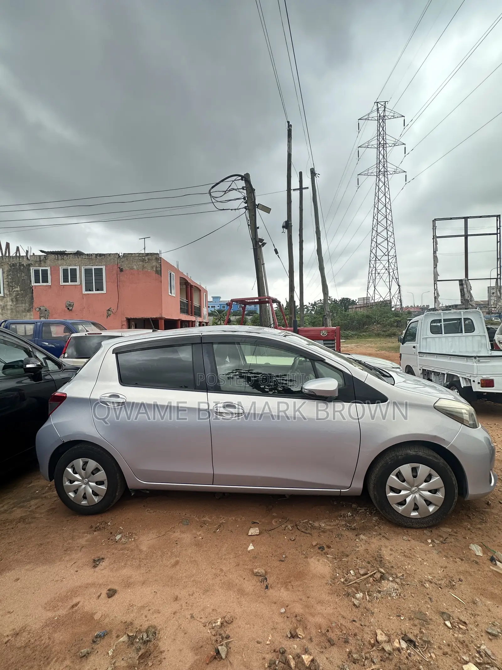 Toyota Vitz 2013 Silver