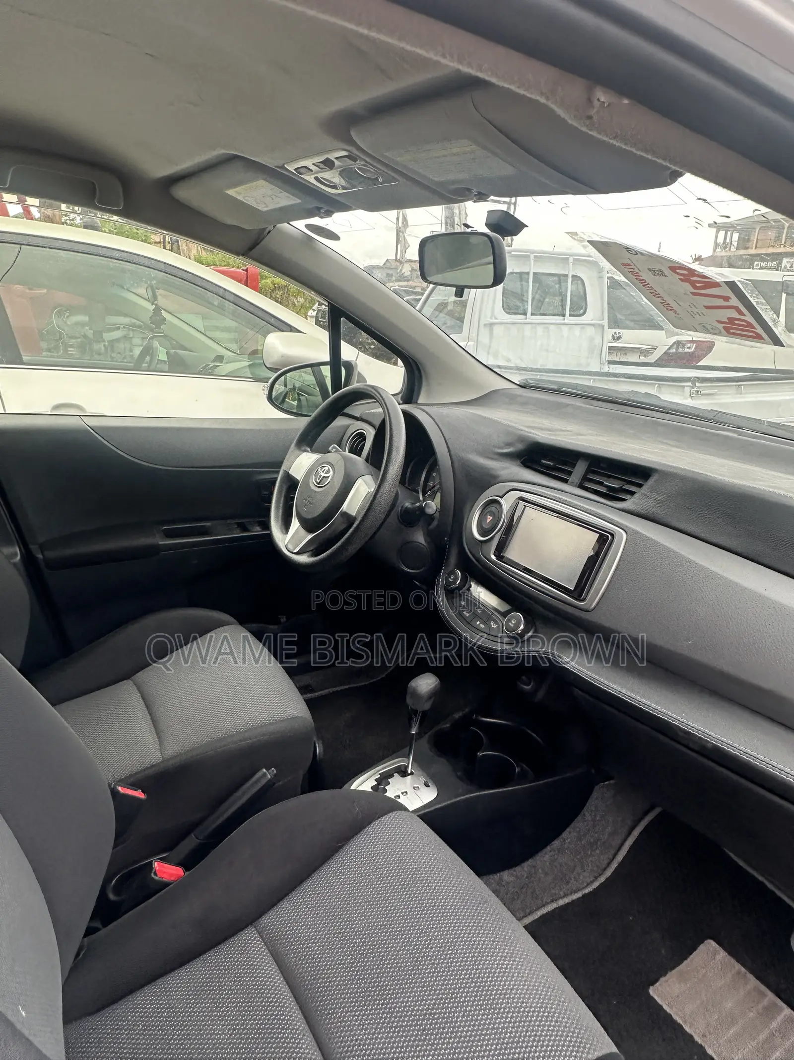 Toyota Vitz 2013 Silver
