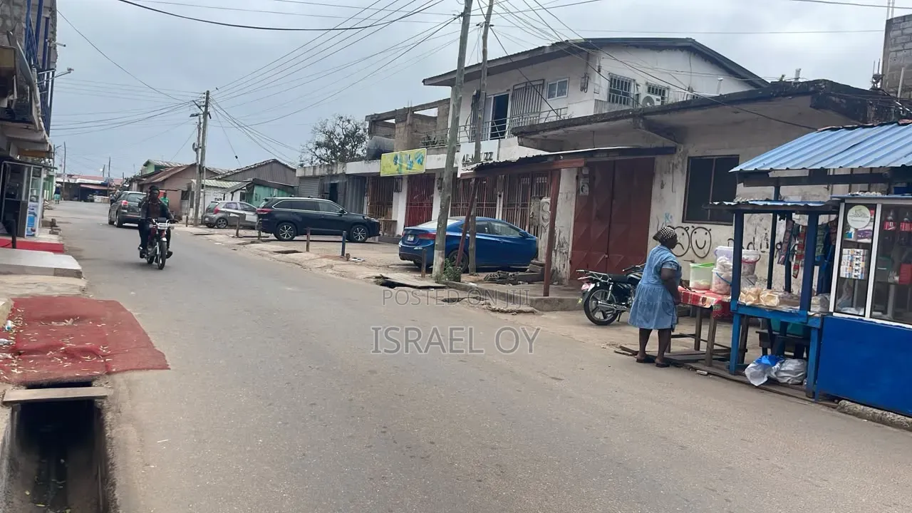 Shop in New Town Agbajena, Accra Metropolitan for Rent