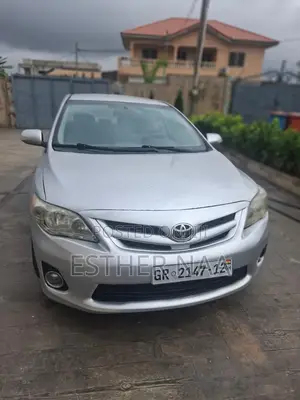 Toyota Corolla LE 4dr Sedan (1.8L 4cyl 4A) 2013 Gray