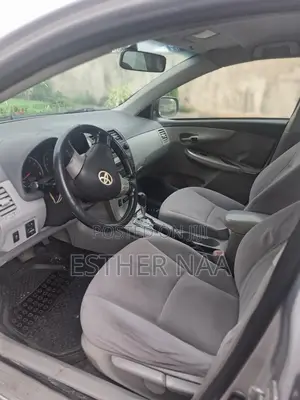 Toyota Corolla LE 4dr Sedan (1.8L 4cyl 4A) 2013 Gray