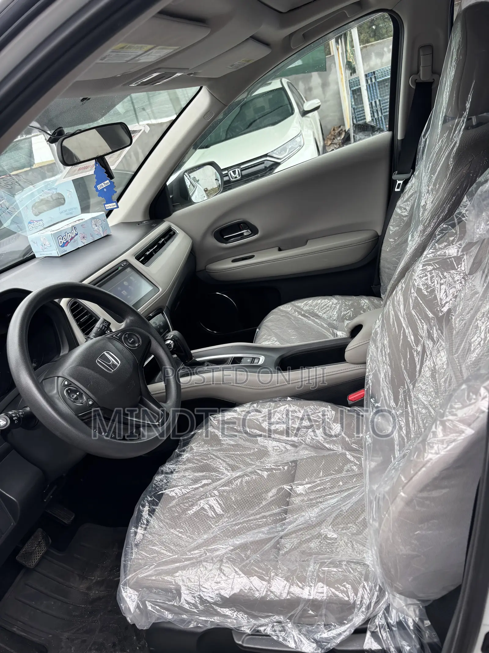 Honda HR-V 4dr SUV (1.5L 4cyl CVT) 2016 White