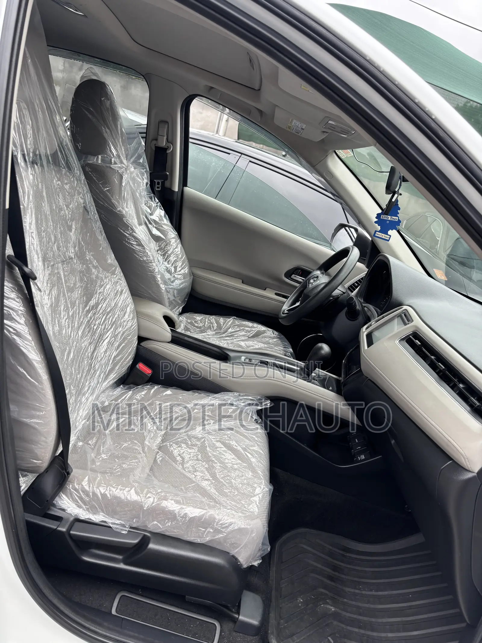 Honda HR-V 4dr SUV (1.5L 4cyl CVT) 2016 White
