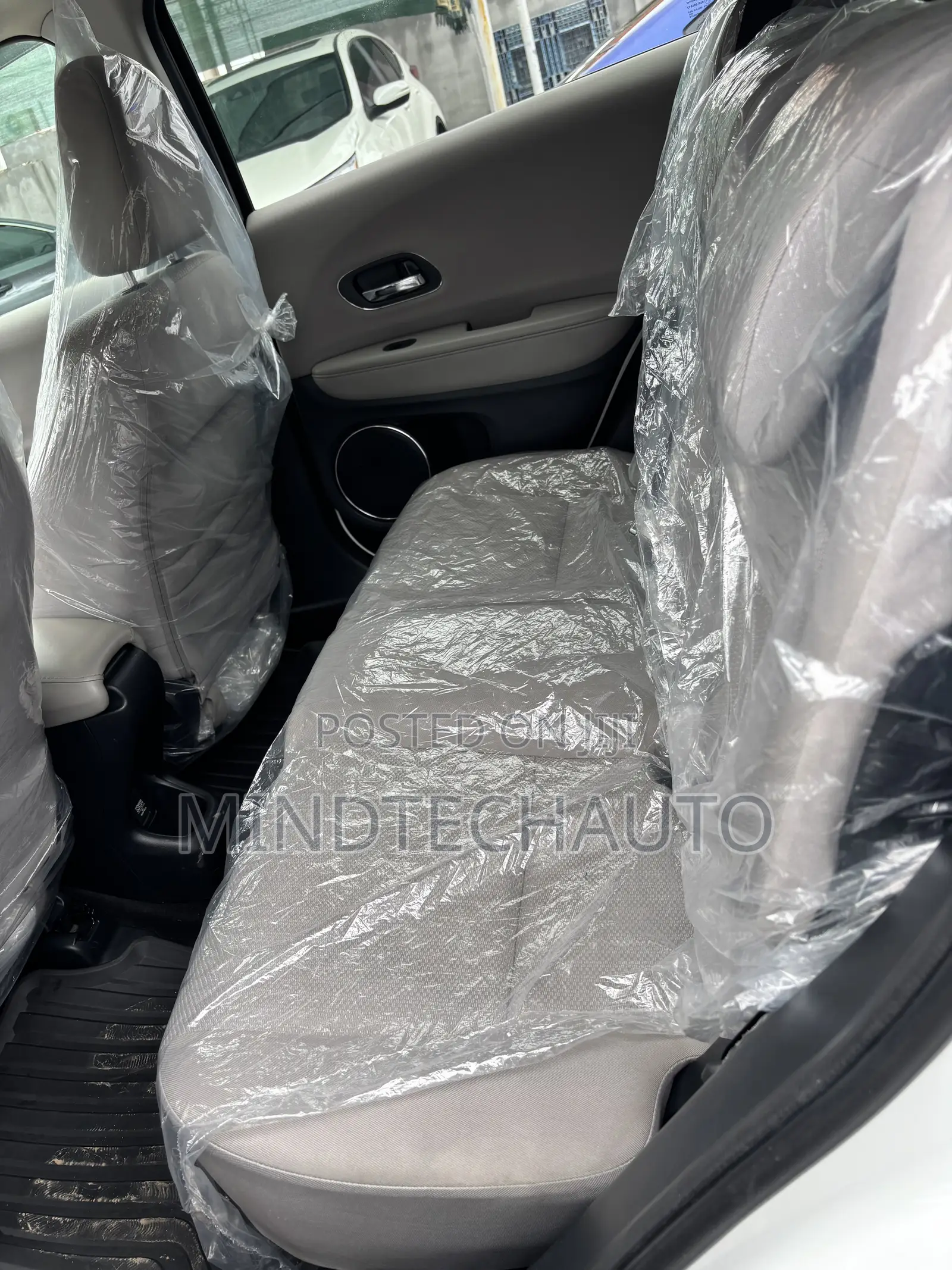 Honda HR-V 4dr SUV (1.5L 4cyl CVT) 2016 White