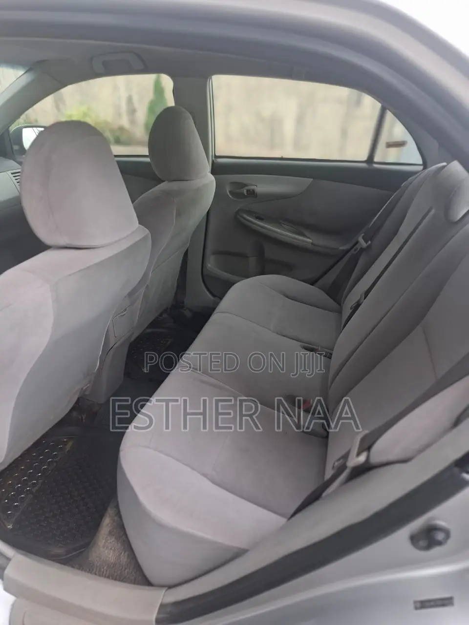Toyota Corolla LE 4dr Sedan (1.8L 4cyl 4A) 2013 Gray