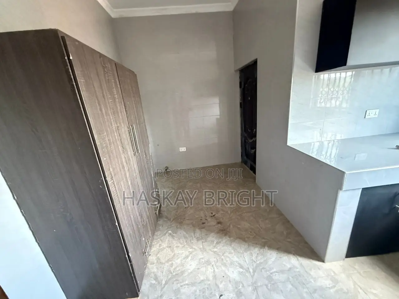 2bdrm Apartment in Ablekuma Curve for rent