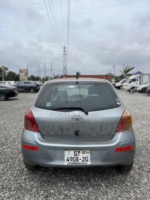 Toyota Vitz 2010 Gray