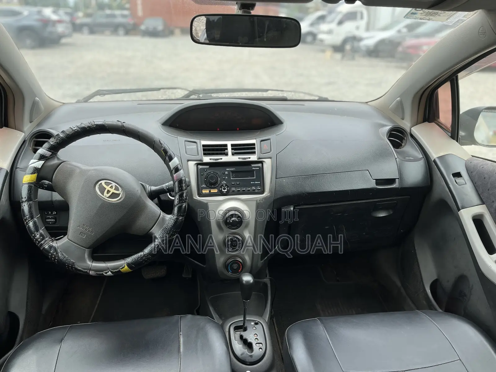 Toyota Vitz 2010 Gray
