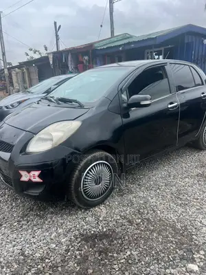 Toyota Vitz 1.3 AWD 3dr 2010 Black