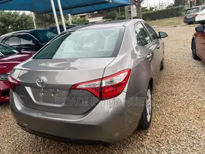 Toyota Corolla 2016 Brown