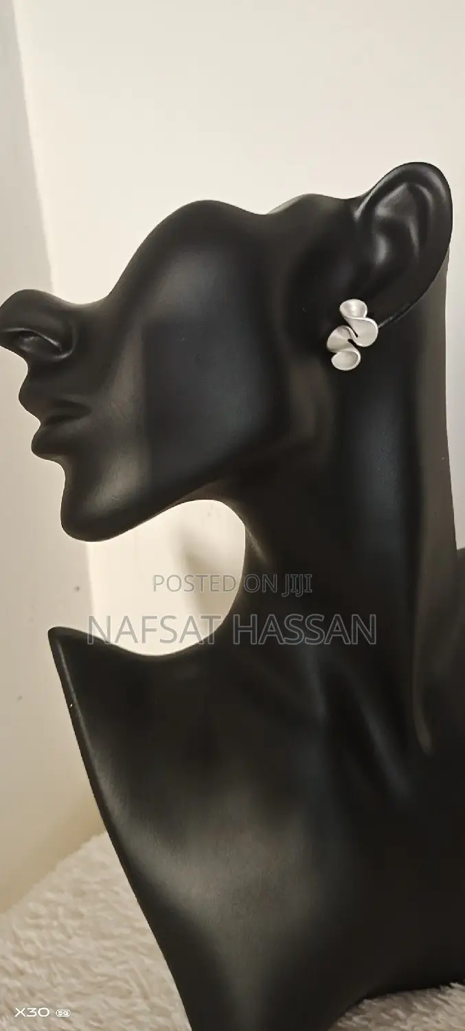 Pleated Wave Stud Earrings