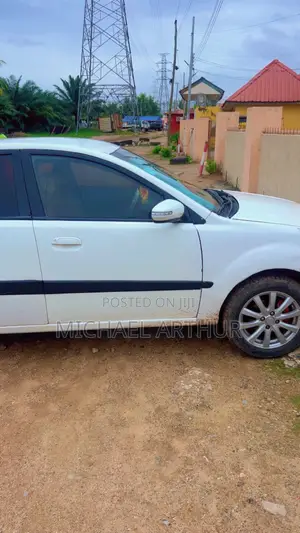 Kia K5 2010 White