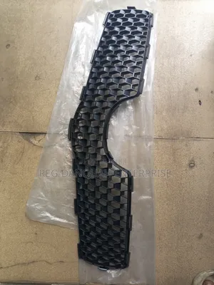 Toyota Vitz 2008-2009 Top Grille