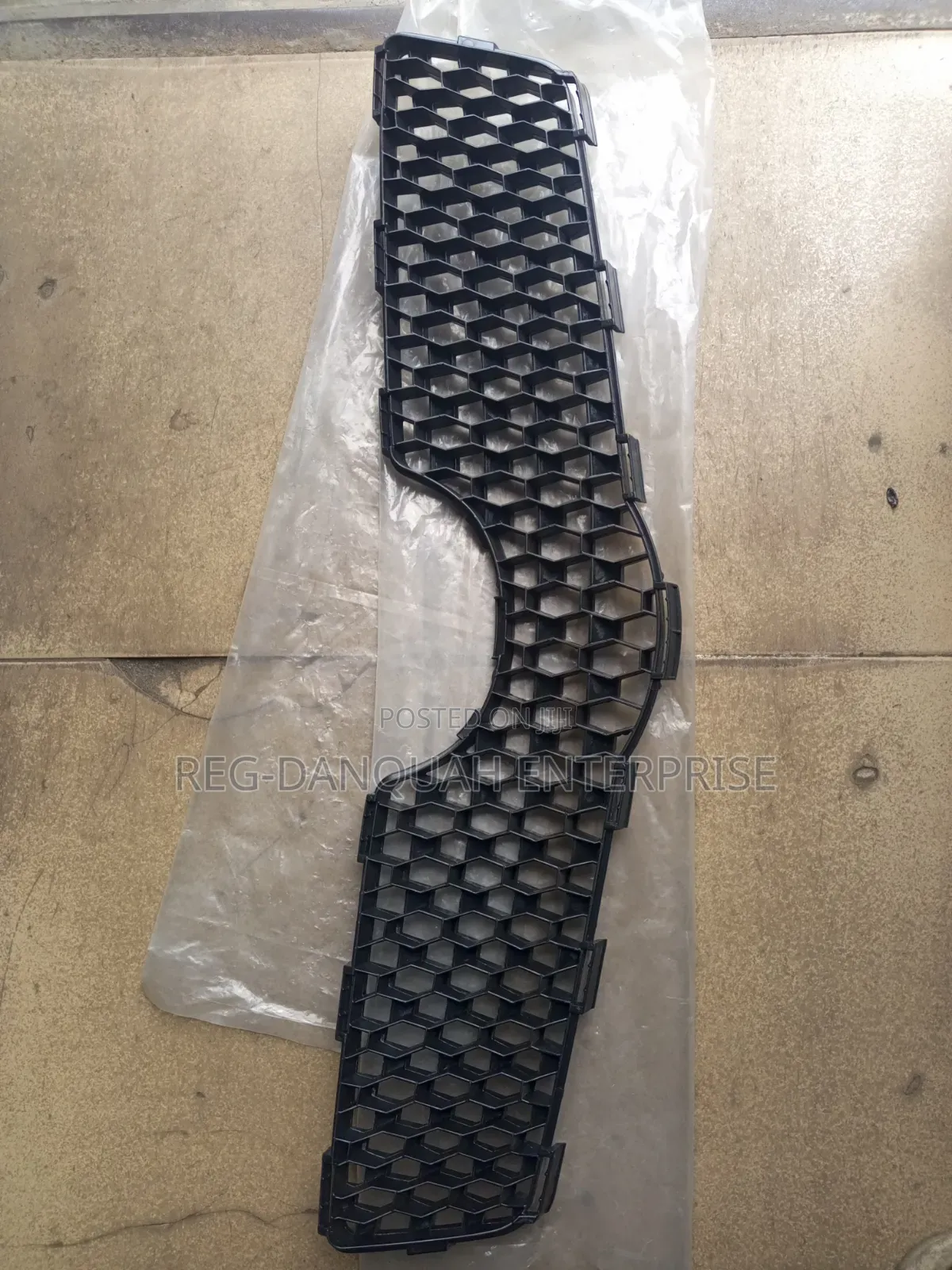 Toyota Vitz 2008-2009 Top Grille