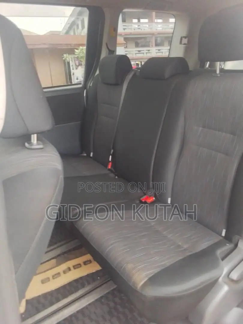 Toyota Voxy 2012 Gray