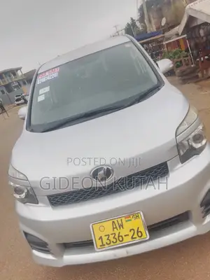 Toyota Voxy 2012 Gray