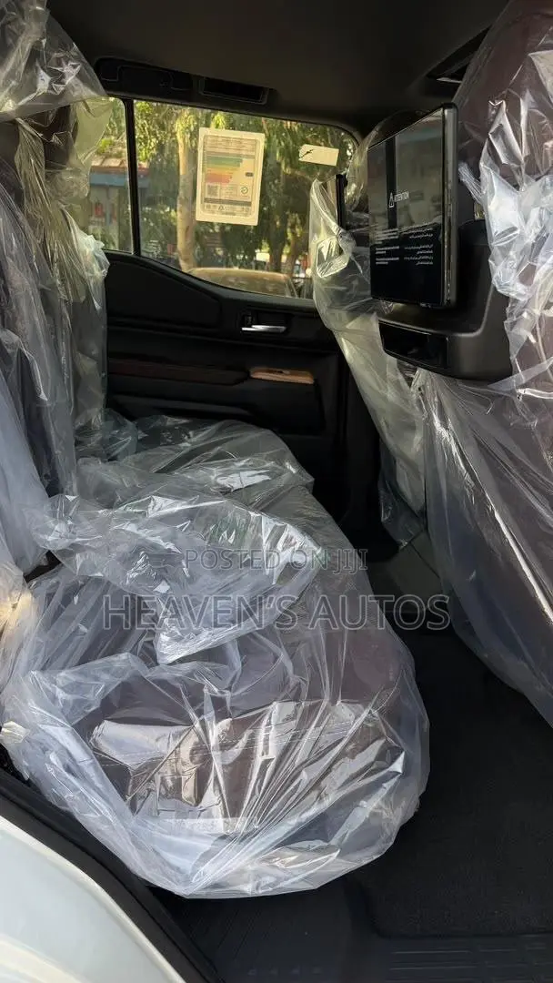 Toyota Land Cruiser 2025 Black