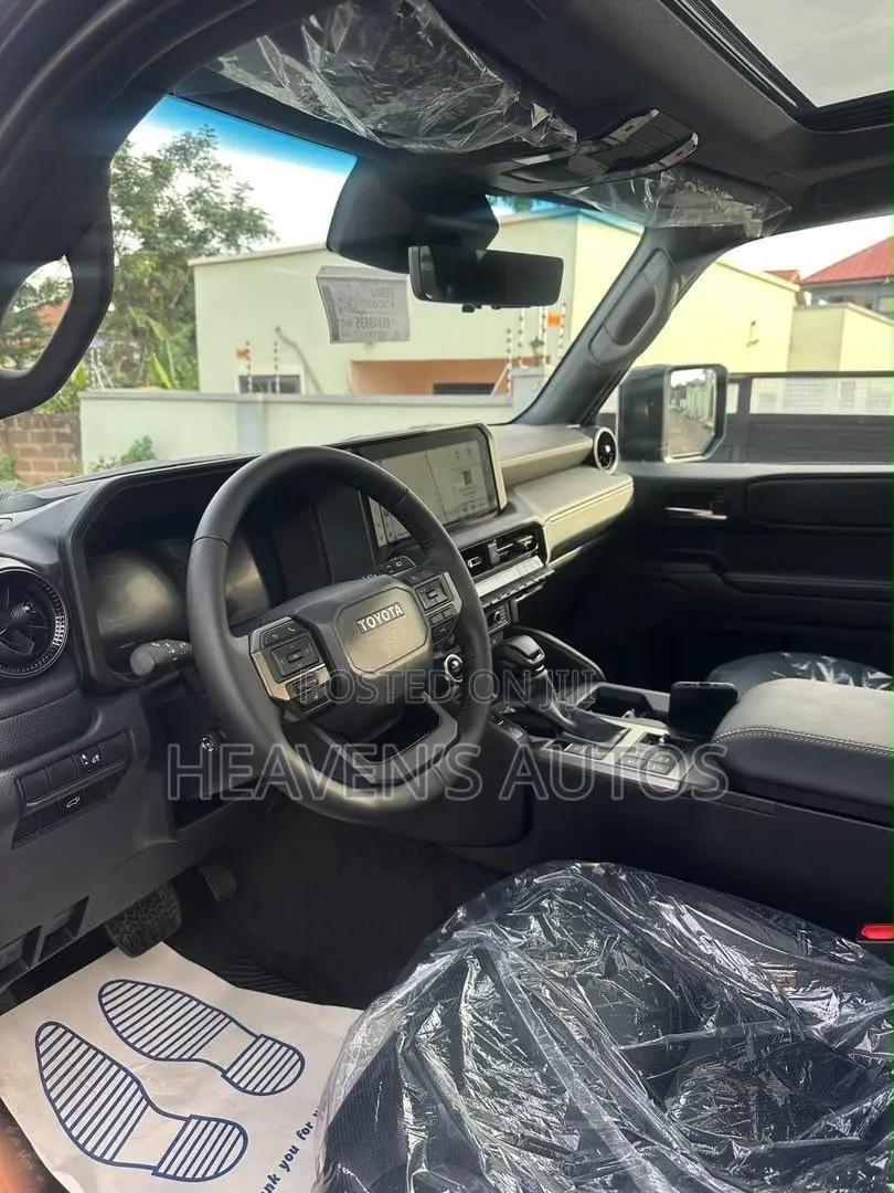 Toyota Land Cruiser 2025 Black