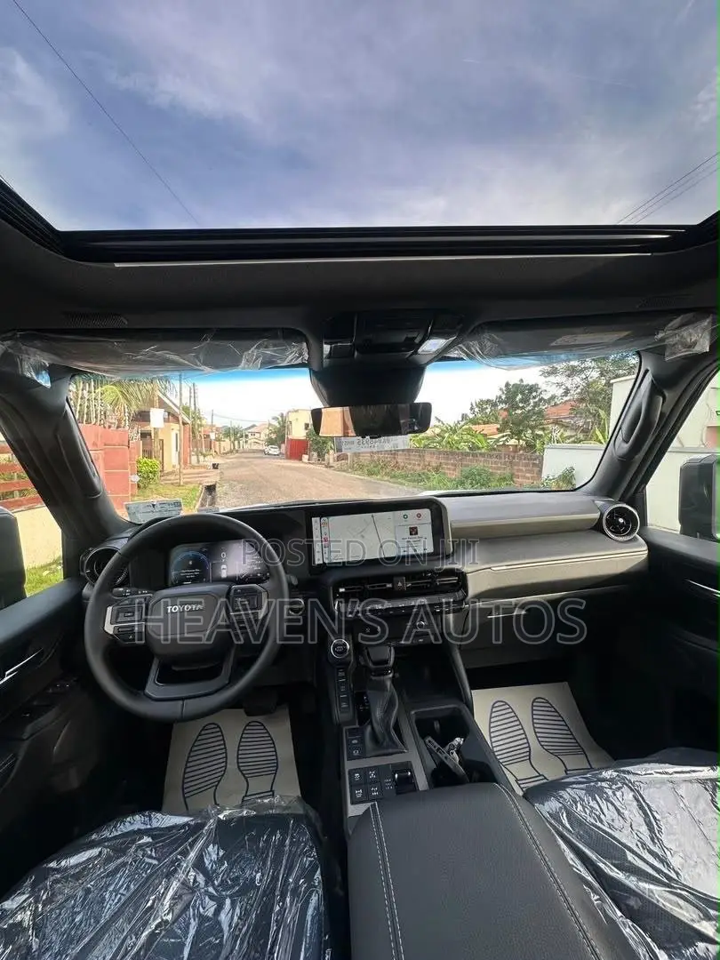 Toyota Land Cruiser 2025 Black