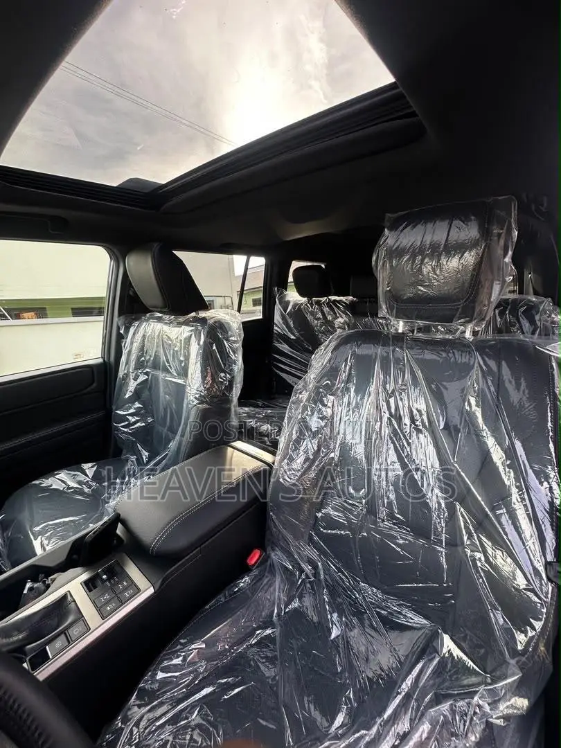 Toyota Land Cruiser 2025 Black