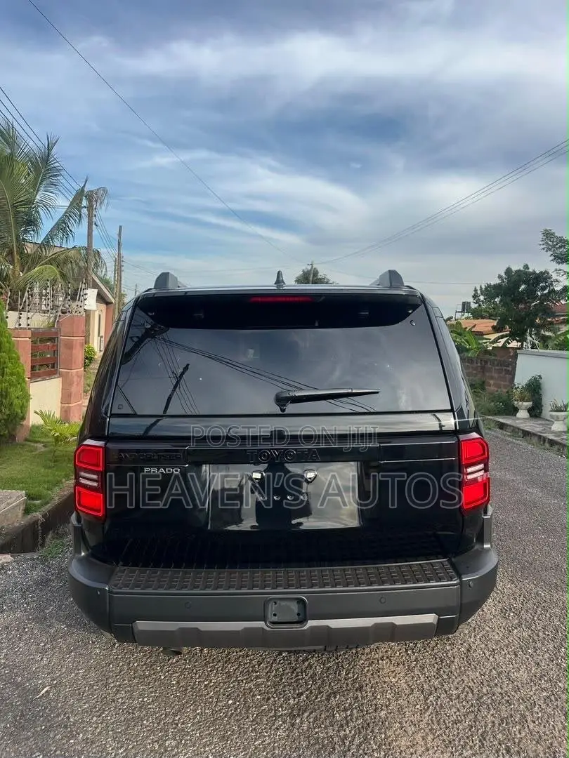 Toyota Land Cruiser 2025 Black
