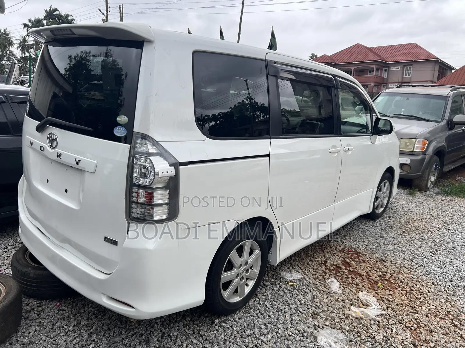 Toyota Voxy 2013 White