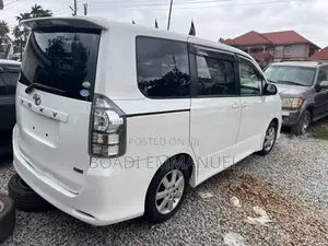 Toyota Voxy 2013 White