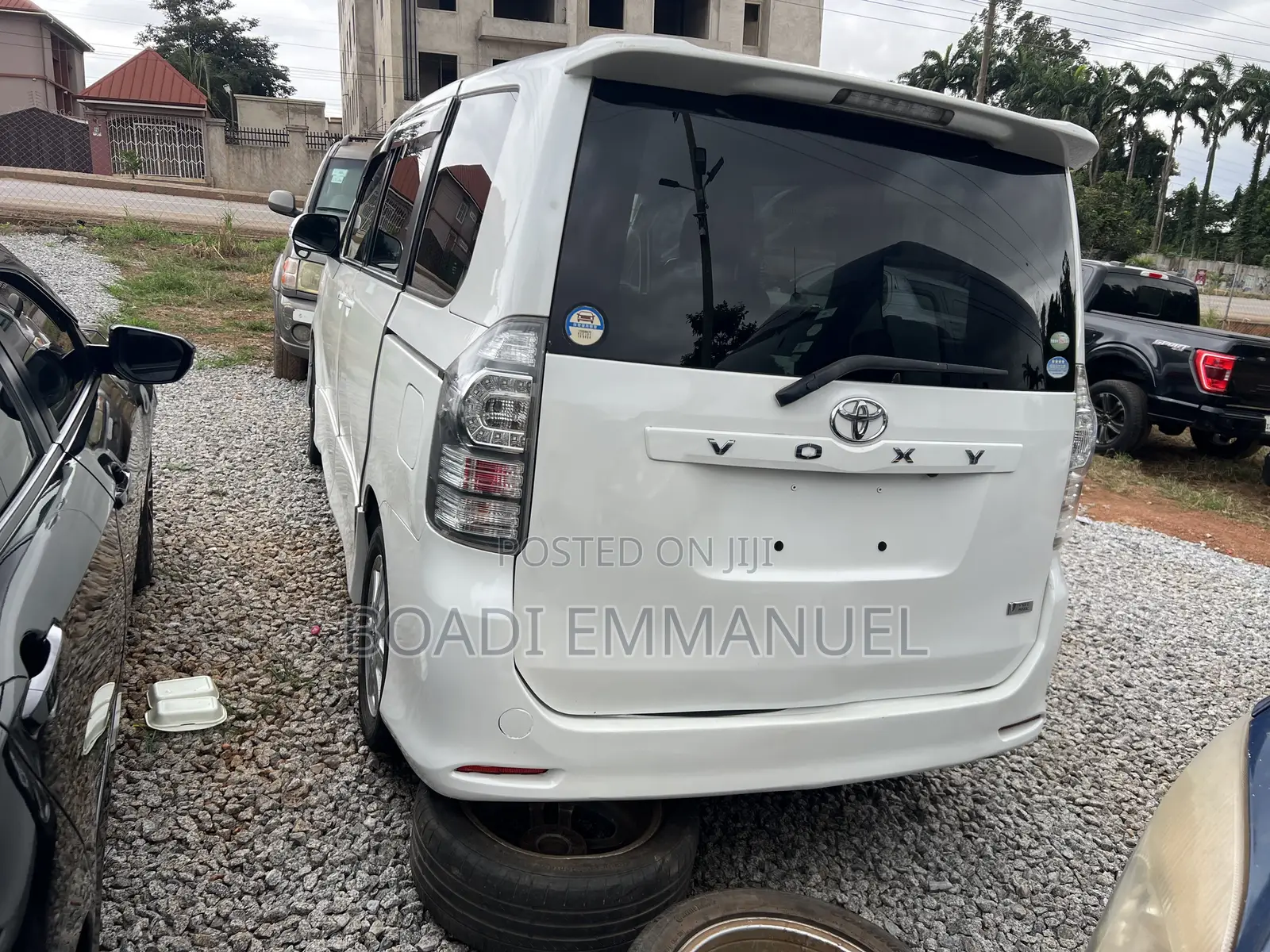 Toyota Voxy 2013 White
